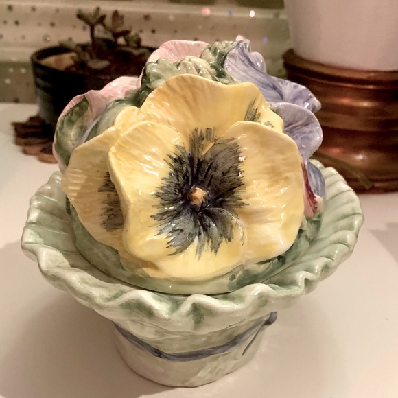 Italian San Marco Nove Lidded Pansy Dish - Picture 2 of 10